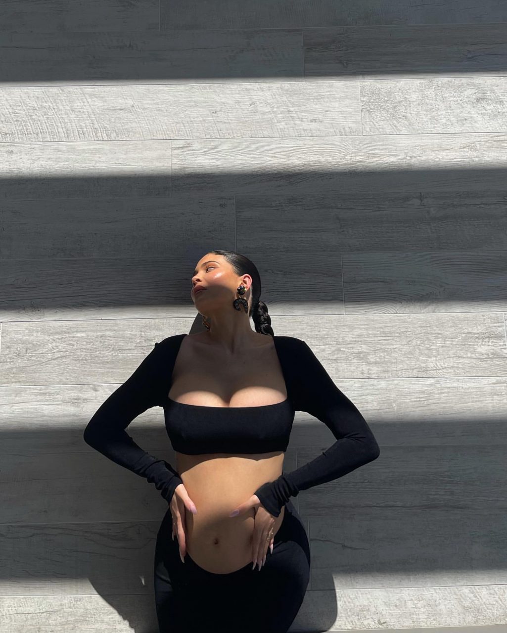 Kylie Jenner 為兒子送上最窩心禮物！“To Our Son” 短片承載懷孕旅程以及家人溫暖祝福