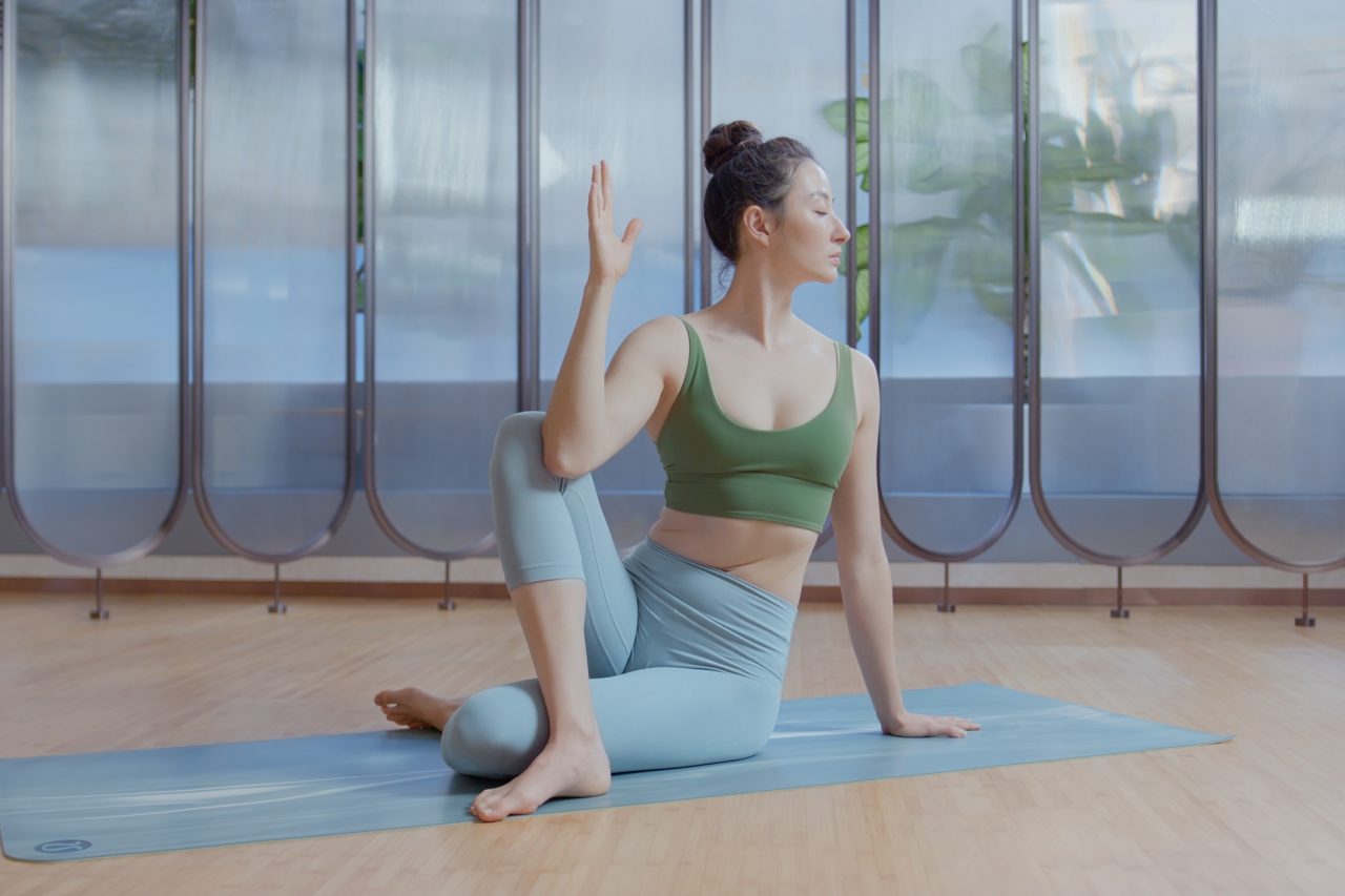 你的衣櫥怎麼可能沒有 Lululemon 瑜珈褲？堪稱瑜伽界的 Chanel 推出猶如第二層皮膚的 Align 系列