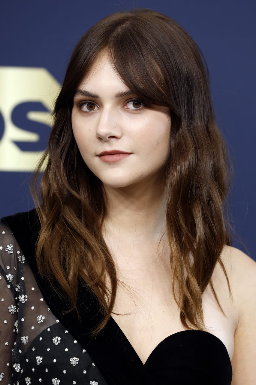 奧斯卡2022｜《心之旋律 CODA》有機會角逐最佳影片？關於新人演員 Emilia Jones 的二三事