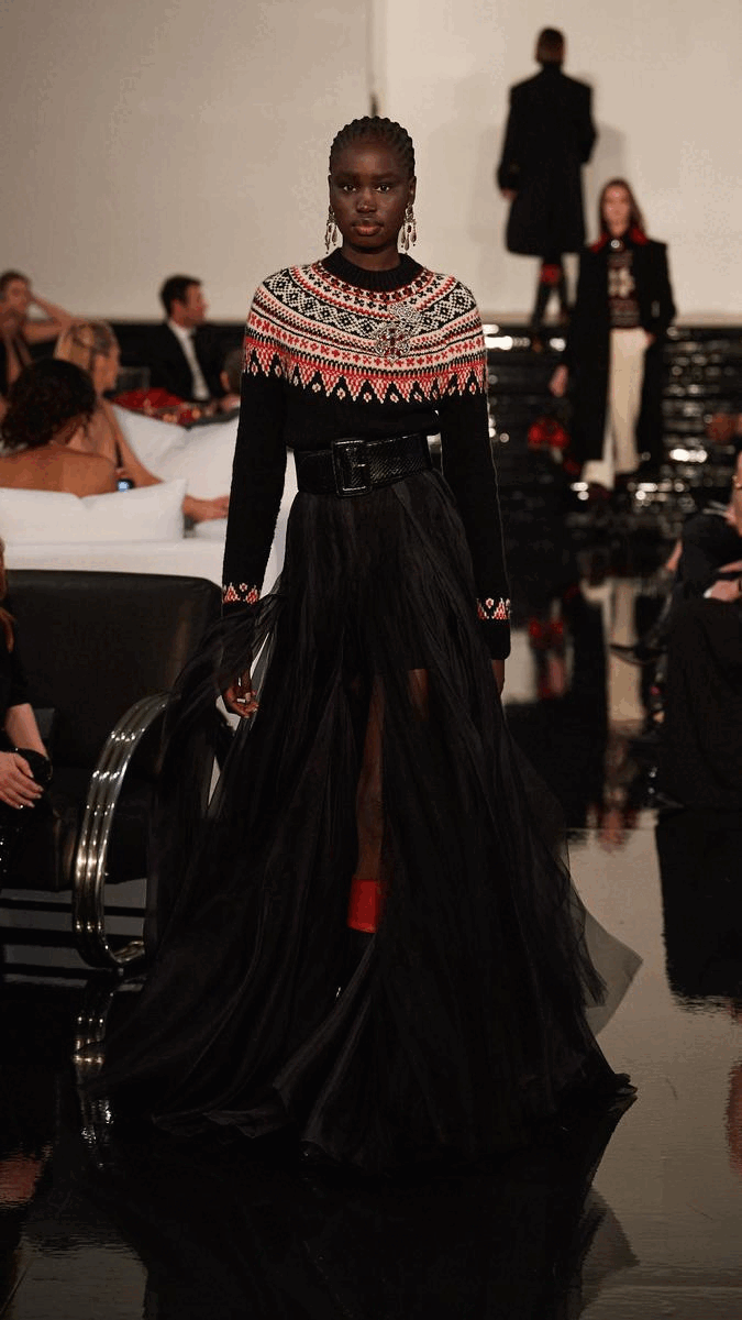 Ralph Lauren 2022 秋冬｜經典黑白中的一點紅 優雅呈現樂觀希冀