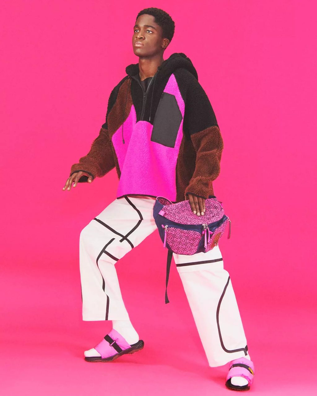 Loewe 2022 春夏 Eye/LOEWE/Nature 系列載譽歸來！今季更迎來大熱色調 「Hot Pink」的全新設計