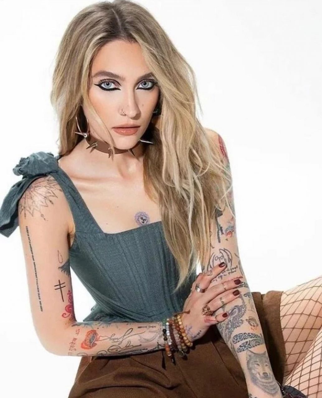 Paris Jackson成KVD Beauty新品代言人 上學時期是不容許化妝、首支入手唇膏為了模仿80年代風格？