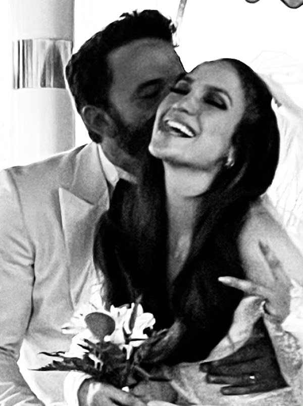 Jennifer Lopez 與 Ben Affleck 低調完婚，圓20年前遺憾！一起來看他們的高調曬愛瞬間
