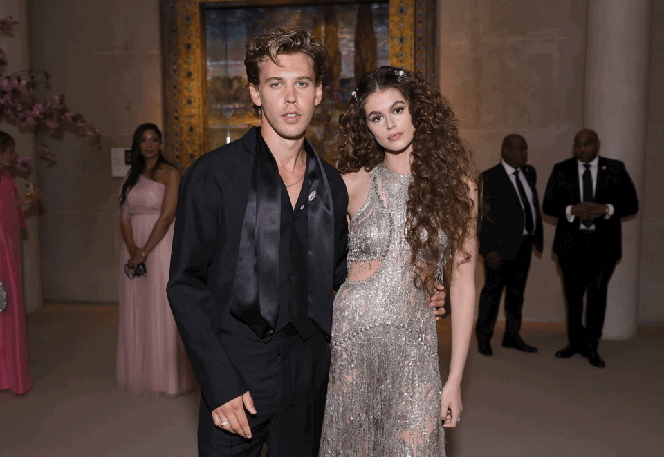 在康城影展甜蜜擁吻！一起看《貓王》主演 Austin Butler 與新生代模特兒 Kaia Gerber 的曬愛瞬間