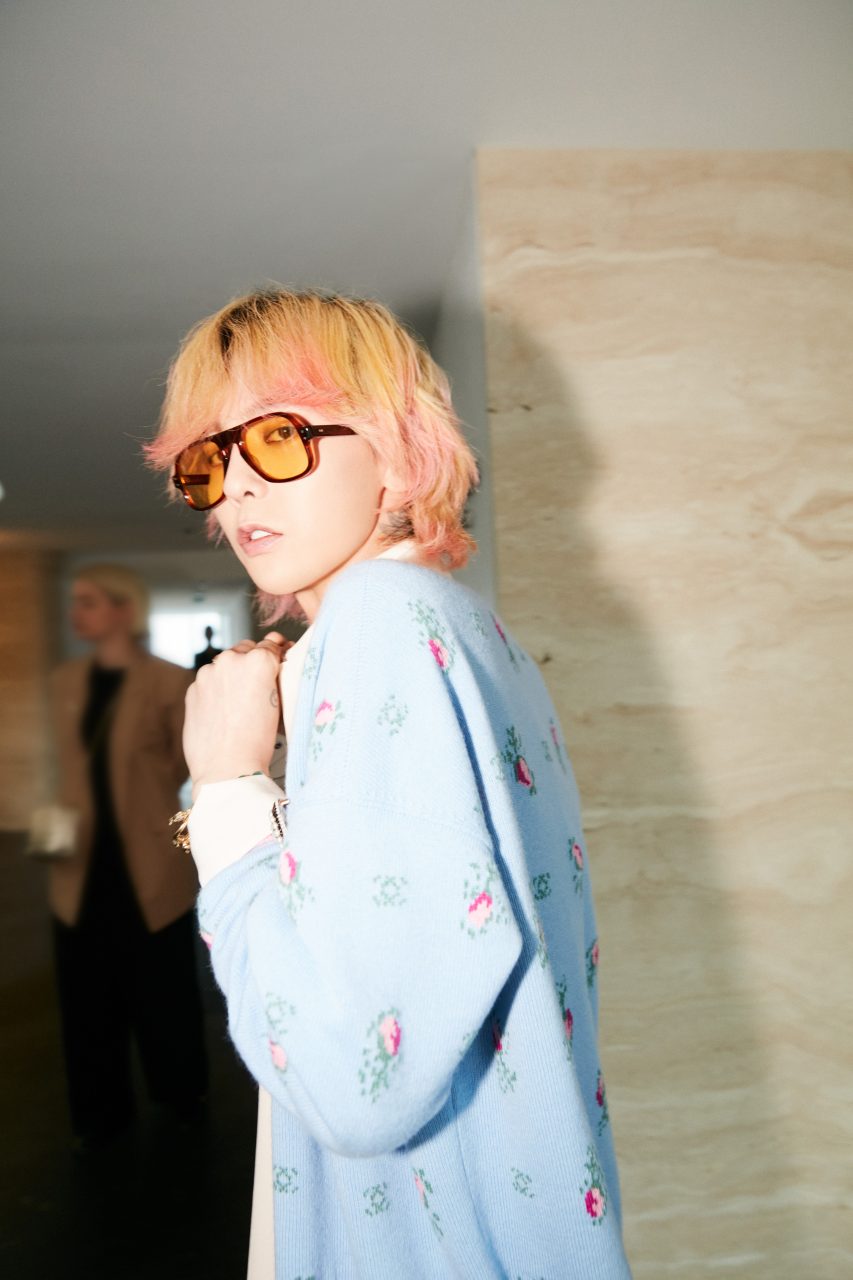 G-Dragon 遠赴摩納哥出席 Chanel 度假系列時裝展，細看這位潮流巨星的幕後準備照片及內心獨白！