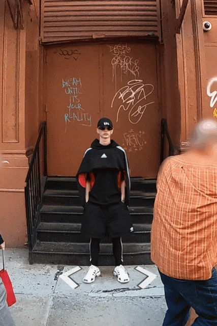 限時公開預購!Balenciaga x adidas 聯名系列單品一覽:Triple S、Speed Trainer 聯名鞋款,還有價值 4 萬港元皮革運動外套