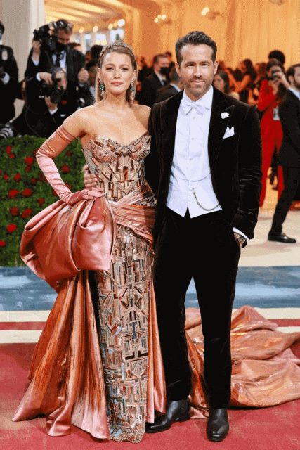 Met Gala 2022 |從 Blake Lively 到一眾巨星紅地毯造型,見證「時尚奧斯卡」的華麗盛宴!