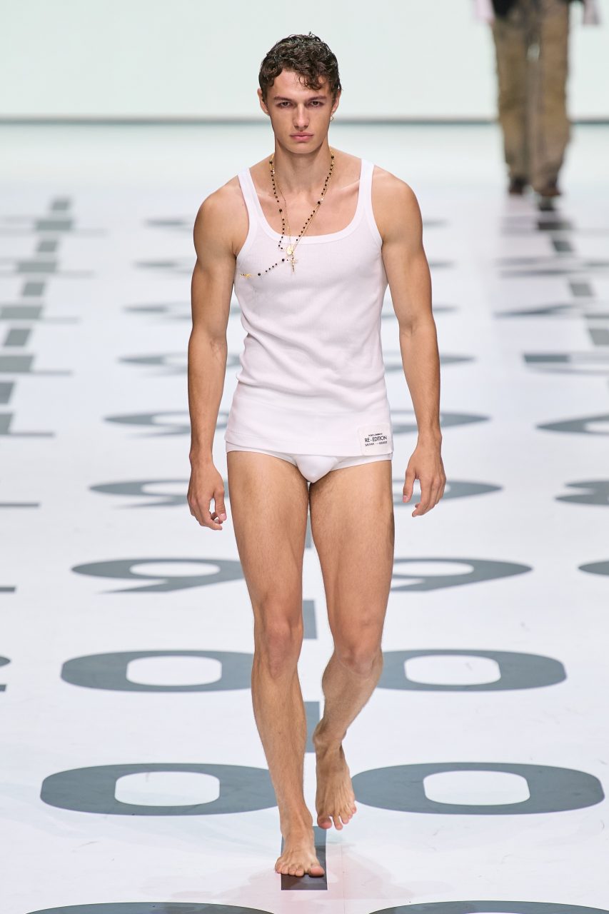 Dolce & Gabbana 也走向懷舊風潮？重塑1990年代設計 Re-edited 新視角示人｜Spring 2023 Menswear