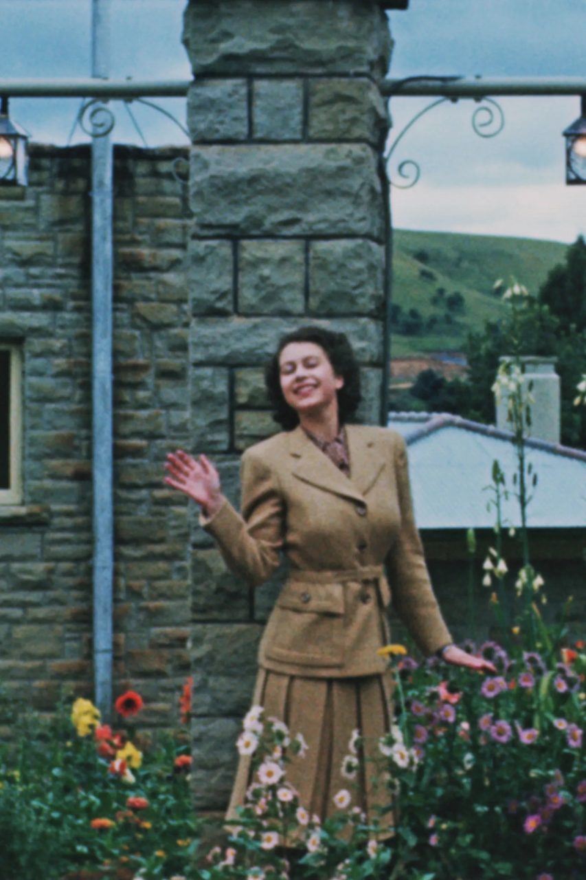 揭開英女王謎一樣的面紗，盤點 3 套必看皇室紀錄片！