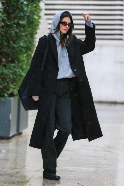 2022 春夏手袋情報:無懼雨季!推薦 Prada、Bottega Veneta、Givenchy 等各大品牌的「防水手袋」款式