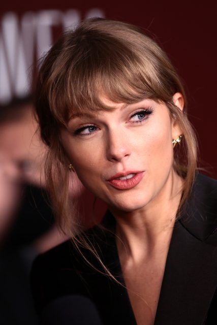 致20歲的情書:Taylor Swift 以導演身分出席翠貝卡電影節,首度分享自編自導作《All Too Well》背後細節和靈感來源