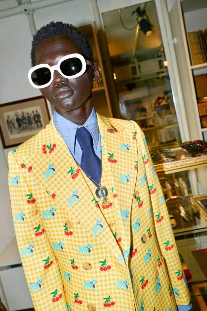 Gucci 與 Harry Styles 驚喜發佈「Gucci Ha Ha Ha 」系列，一起看英式裁縫與浪漫元素的全新設計單品