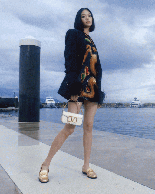 盧慧敏 Amy Lo 為 Valentino 演繹 #VOTD 散發當代年輕活力
