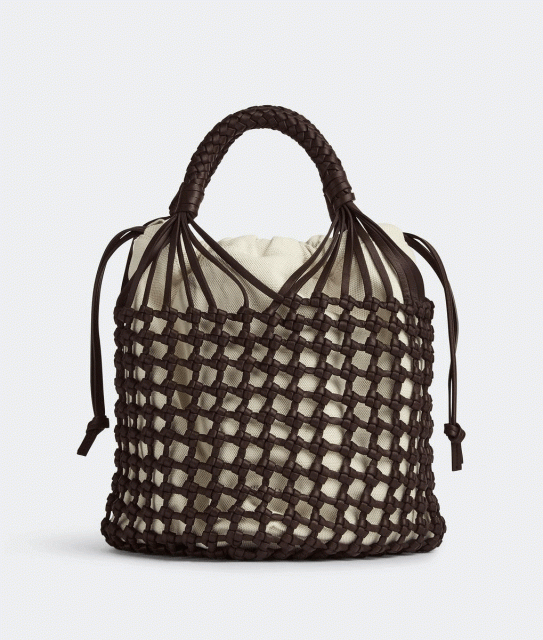 2022 春夏手袋情報：Bottega Veneta 度假系列登場！全新 Cavallino 手袋、帆布版 Cassette 及 Roll Up 行李袋
