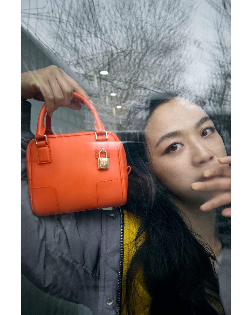 湯唯到超模 Kaia Gerber 近期最愛的手袋： 一文看清 Loewe 最新 Amazona 16 Square 亮點