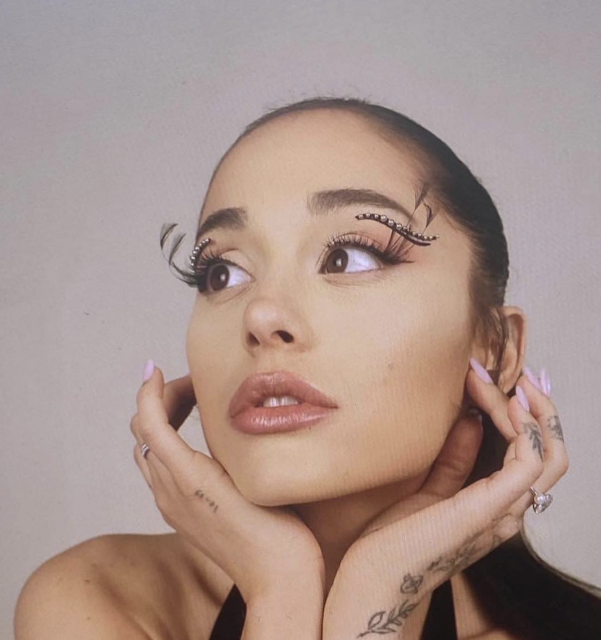 Ariana Grande的女巫造型會是怎樣 淺金長髮的她會更似Elsa嗎?