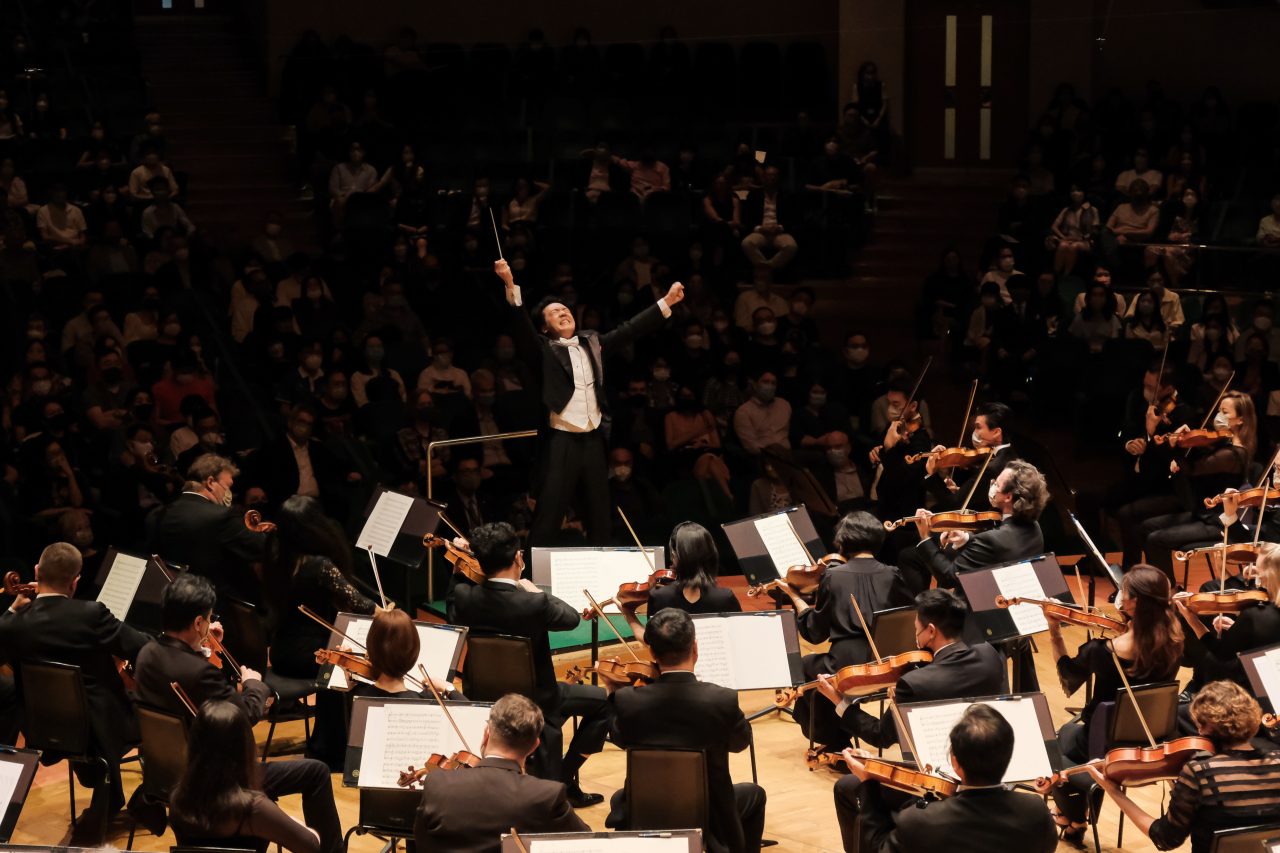 以古典樂重新演繹香港經典歌曲：港樂駐團指揮廖國敏夥拍知名製作人 Johnny Yim 用音樂展開時光漫遊