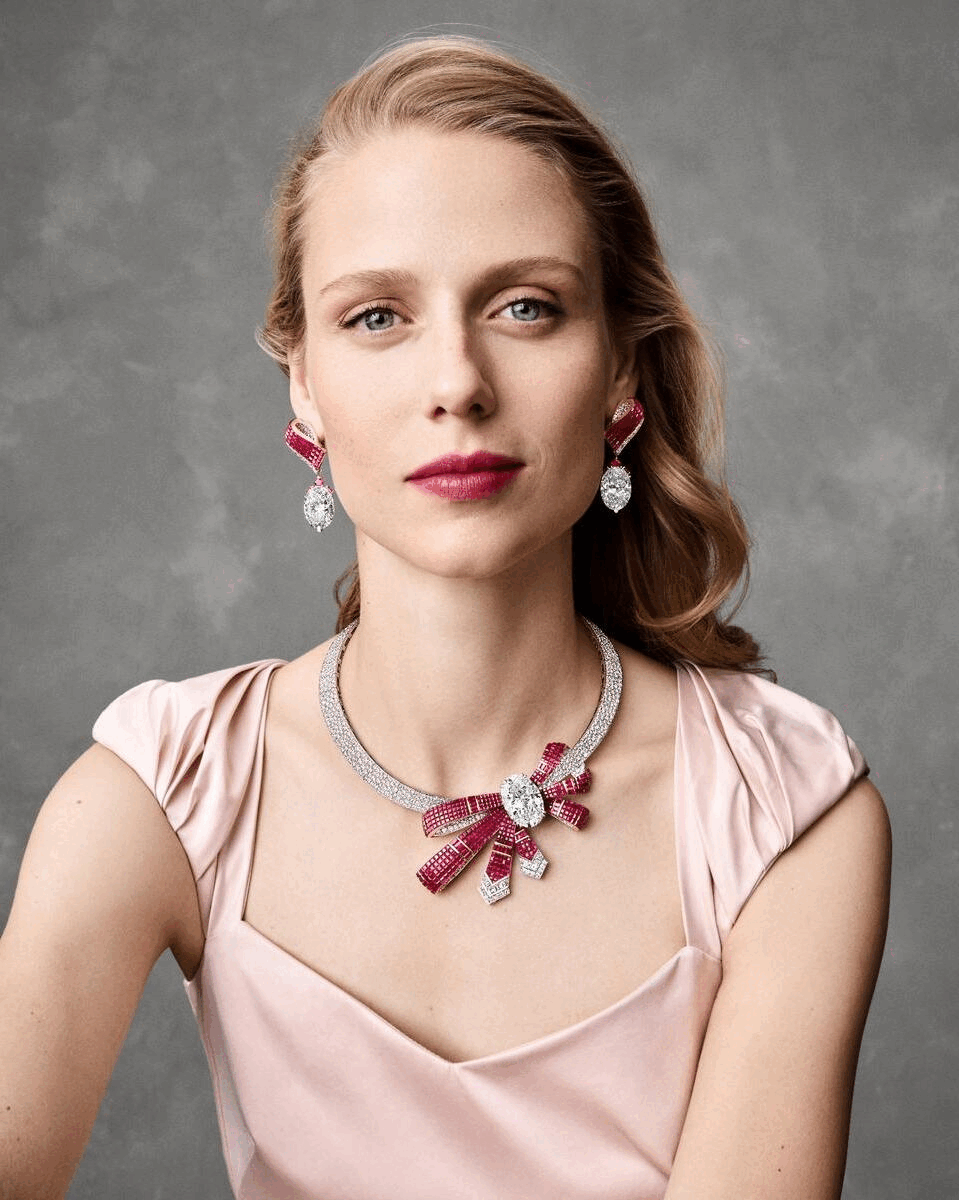 Van Cleef & Arpels 全新 Legend of diamonds 系列 以開發原石作起點 奠定世家實力和創意