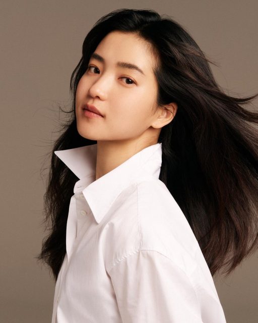 金泰梨主演科幻片《祖宗膠戰外星人》今天上映 宣傳活動期間盡現鄰家妹妹氣質！一起認識這位最年輕的百想視后