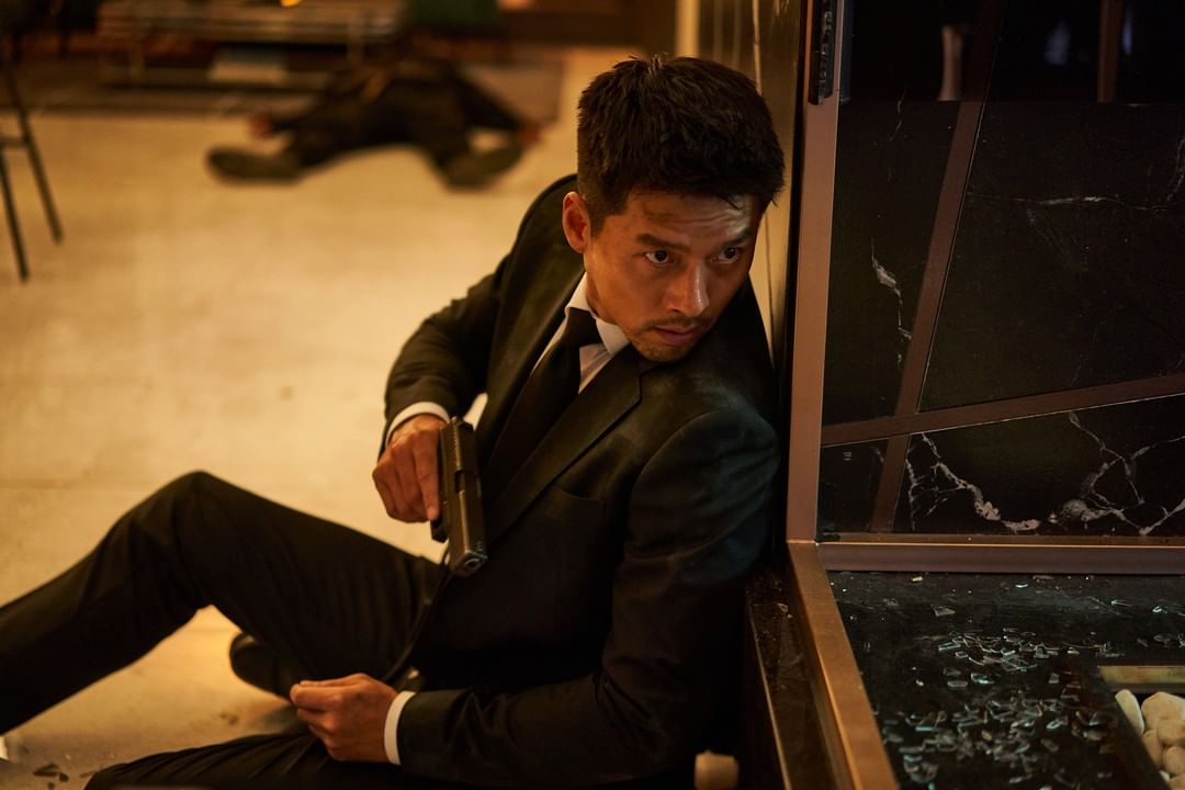 玄彬婚後首部電影《機密同盟2》上映！化身北韓刑警展現熟男魅力 連少女時代允兒都為他傾心