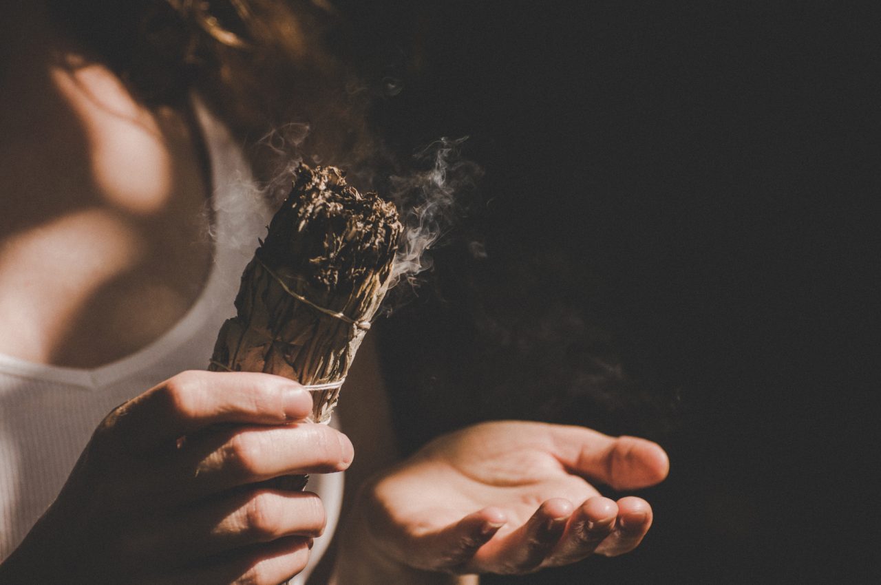 你真的懂得用鼠尾草嗎？一文看盡如何利用鼠尾草消除空間負能量