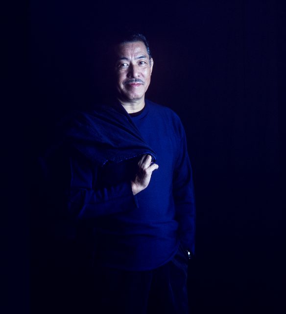 關於日本傳奇設計師三宅一生 Issey Miyake:歷經原爆煉獄 畢生以美回饋世界