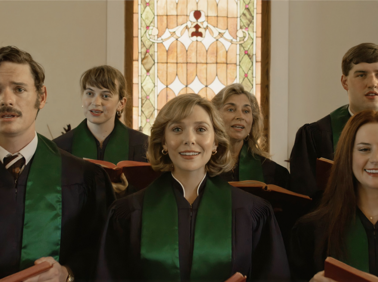 Elizabeth Olsen 再飾恐怖角色！HBO迷你劇《Love and Death》取材自80年代主婦揮斧砍人真實案件