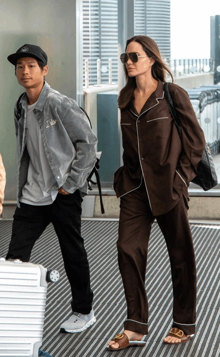 「簡約女王」 Angelina Jolie 最愛哪個品牌的平底鞋？ 曾言：「我投資於優質單品，然後就將它們穿死。」