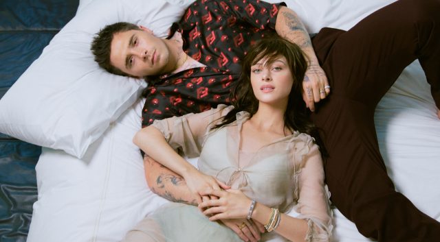 訂閱《VOGUE》香港版電子書及紙本實體書：九月刊｜Brooklyn & Nicola：「無論走到哪裏，只要我們在一起，就有家的感覺」