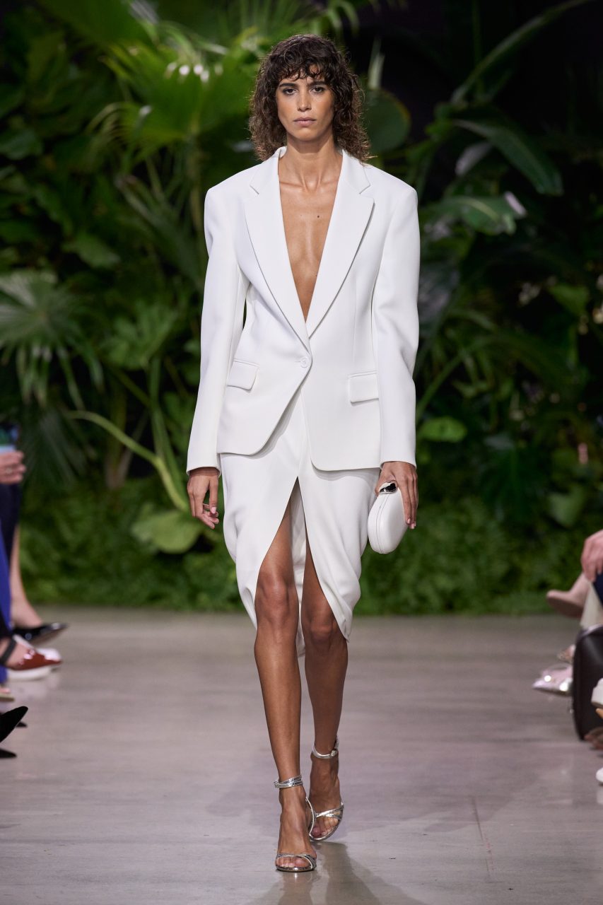 Michael Kors 心中的 Urban Resort 演繹都市出行的輕鬆摩登格調 | Spring/Summer 2023
