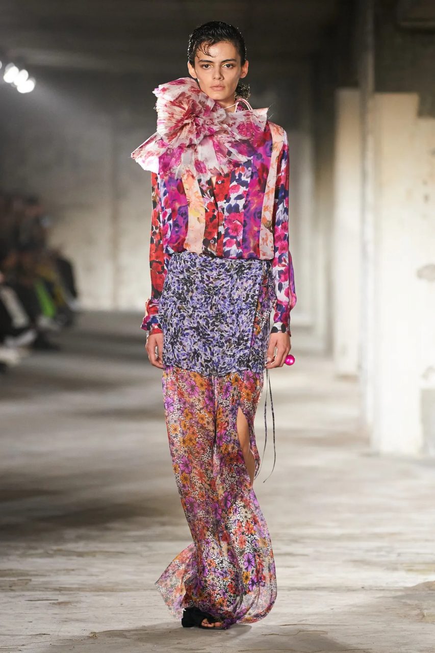 Dries Van Noten 展現當下樂觀精神，將流動花園映入眼簾｜ Spring / Summer 2023