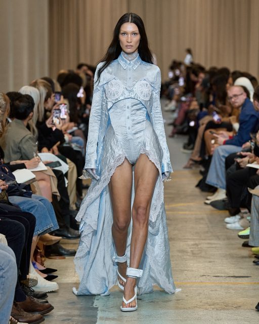 Burberry 以英國海濱為創作靈感,人氣男神 Bright 與一眾品牌好友現身展場| Spring/Summer 2023