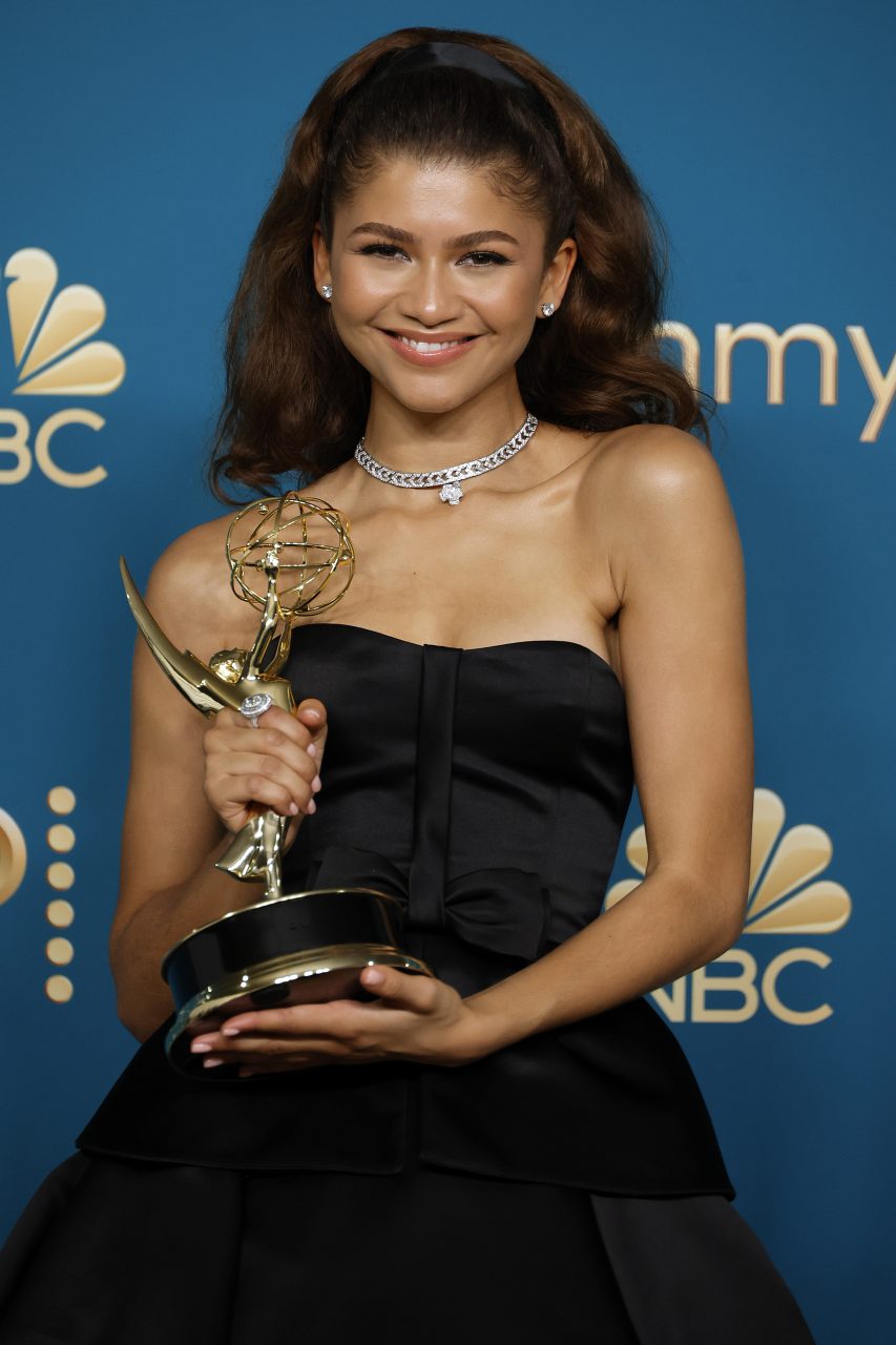 艾美獎 2022 得獎名單：Zendaya 憑《Euphoria》再成視后！人氣女星 Julia Garner 奪下劇情類最佳女配角