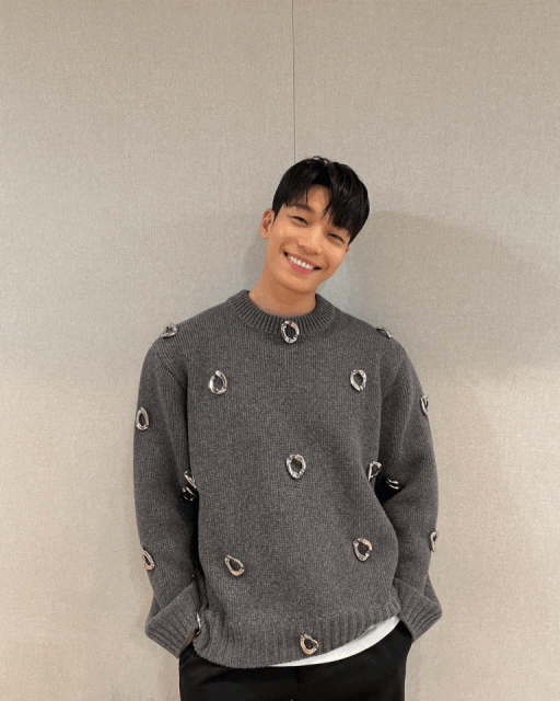 孫藝珍的同門師弟？從《魷魚遊戲》的警察臥底到《小女子》的型格顧問，一起認識實力演員魏嘏雋