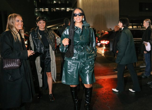 從街拍時尚攝影師 Phil Oh 看米蘭時裝週 Spring/Summer 2023 盛況！精選今季時尚的街拍造型