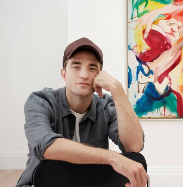 解鎖新身份!英國男神 Robert Pattinson 擔任紐約 Sotheby’s 拍賣系列策展人,呈現20世紀巨作與當代藝術的跨時空對話
