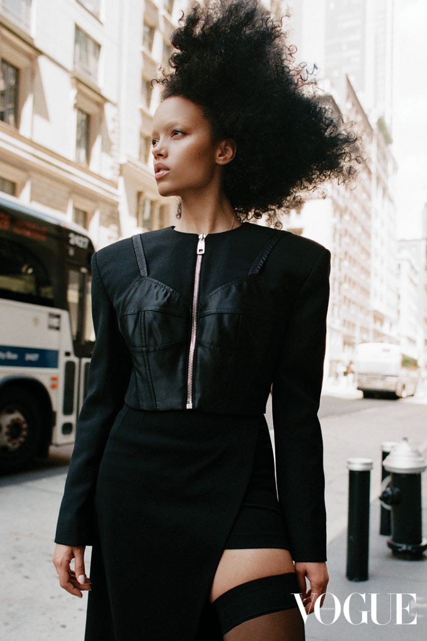 獨家專訪《女巫也瘋狂2》 19 歲新生代女星 Whitney Peak，憑着新版《Gossip Girl》 Zoya Lotty 一角成名成為新一代 Chanel 面孔