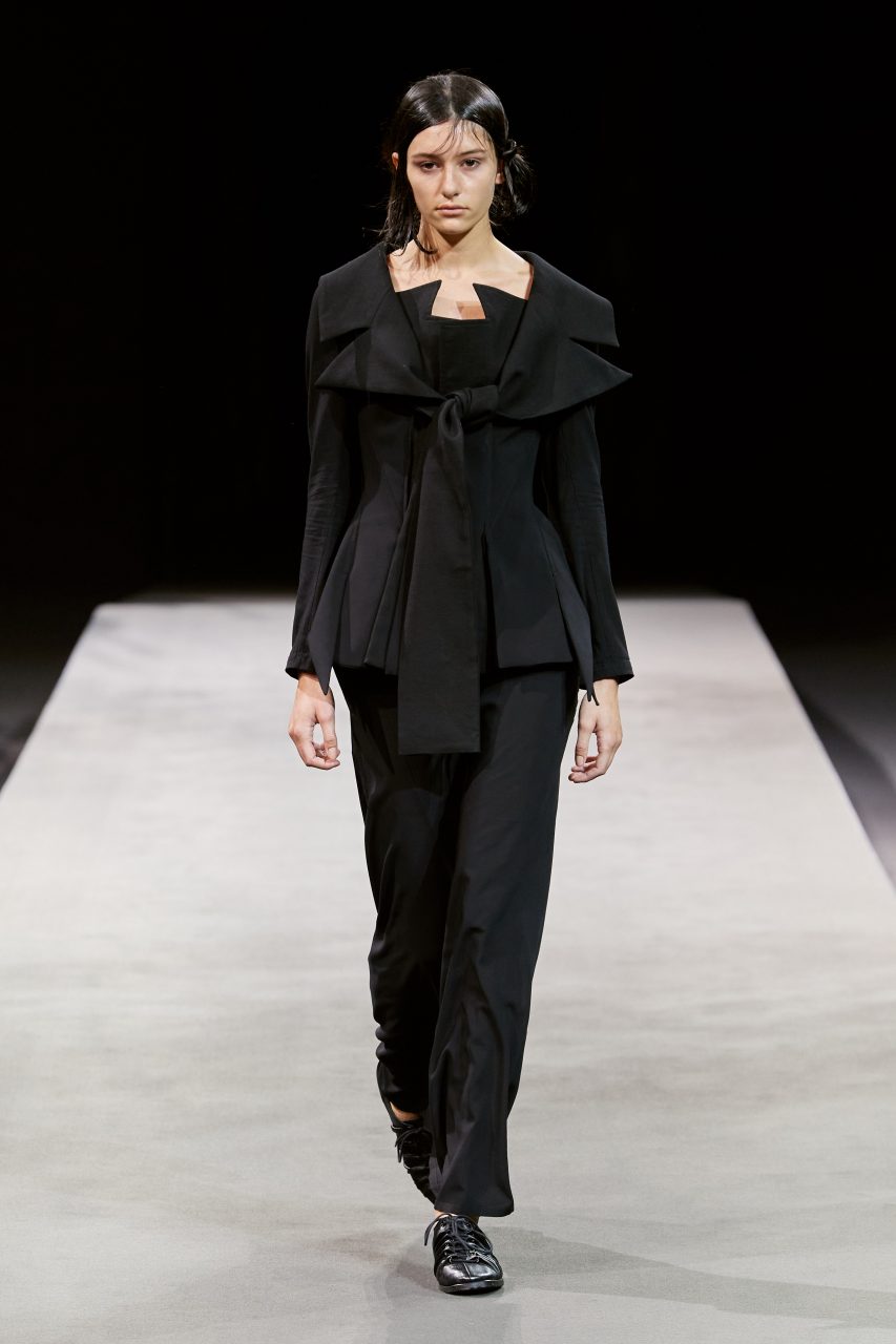 設計大師山本耀司 Yohji Yamamoto 暗黑時尚未完待續 | Spring/Summer 2023