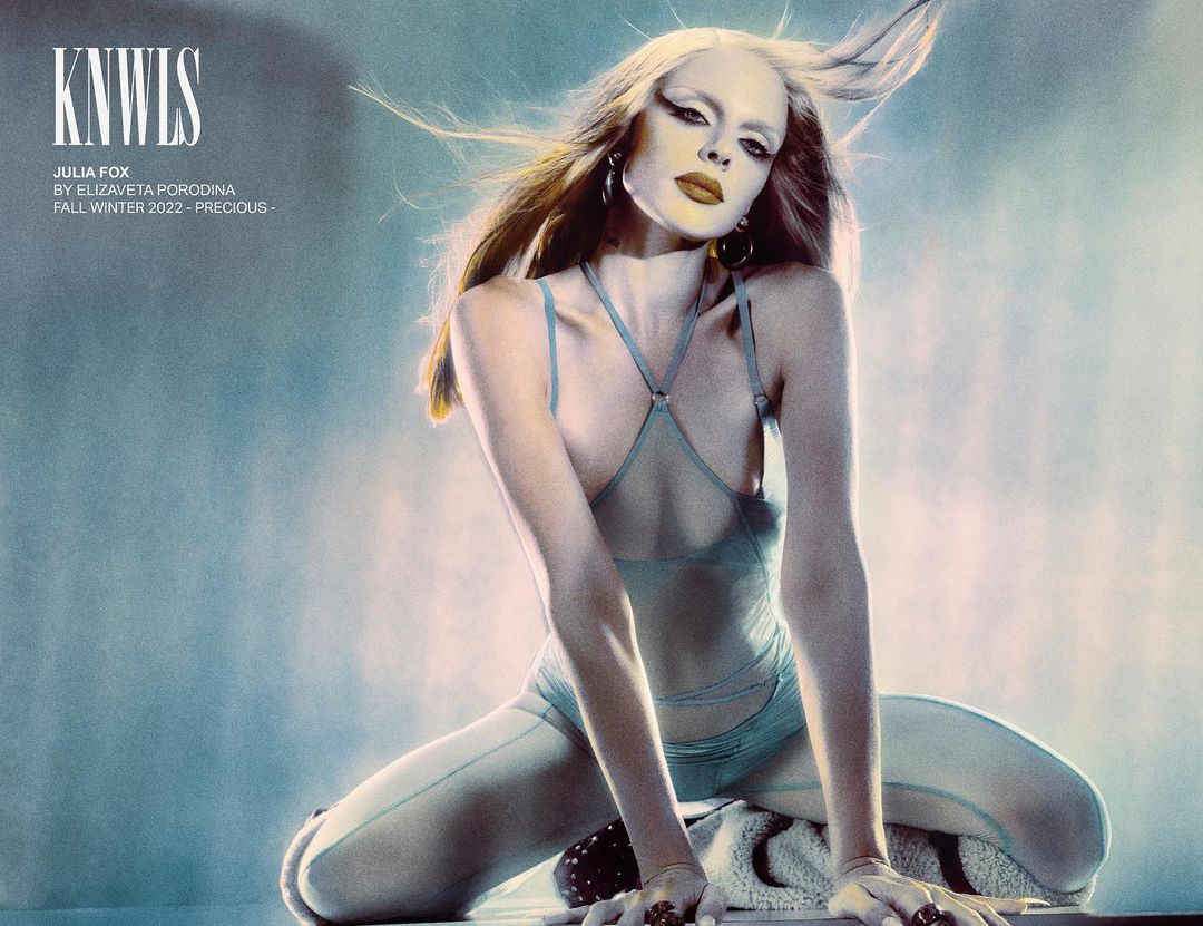 心理學家 Elizaveta Porodina 為倫敦品牌 KNWLS 拍攝出「我們這個時代的偶像 」Julia Fox