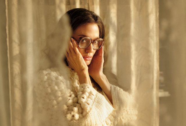 Angelina Jolie 出演最新傳記電影《Maria》將會在Netflix上線!重歷知名女高音Maria Callas在1970年代生命最後的時光