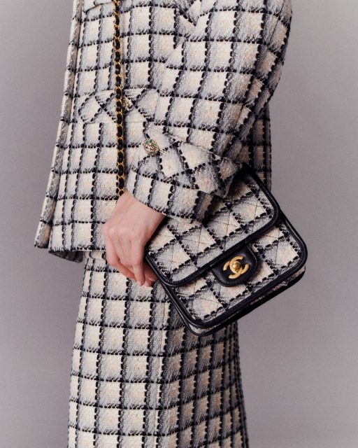 2022 秋冬手袋情報|盤點人氣話題款式:Chanel Tweed 手袋、Prada Symbole 雙層三角袋、Dior Essential 手袋及韓韶禧同款 Balenciaga Crush!