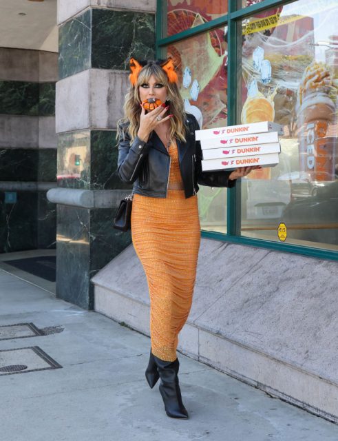 萬聖節女王Heidi Klum率先以可愛造型為萬聖節熱身！盤點那些年 Heidi Klum 扮演過最瘋狂恐怖的角色！