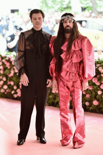 時尚無敵組合 Harry Styles 和 Alessandro Michele :20套 Harry Styles 如何完美演繹 Alessandro Michele 筆下的 Gucci 風格!