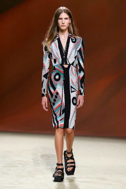 Hermès 打造盛大沙漠狂歡，經典手袋加入全新元素｜Spring / Summer 2023