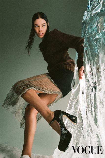 一起趕上冬天的尾巴!從品牌最新款式到時尚街拍感受針織的百搭魅力