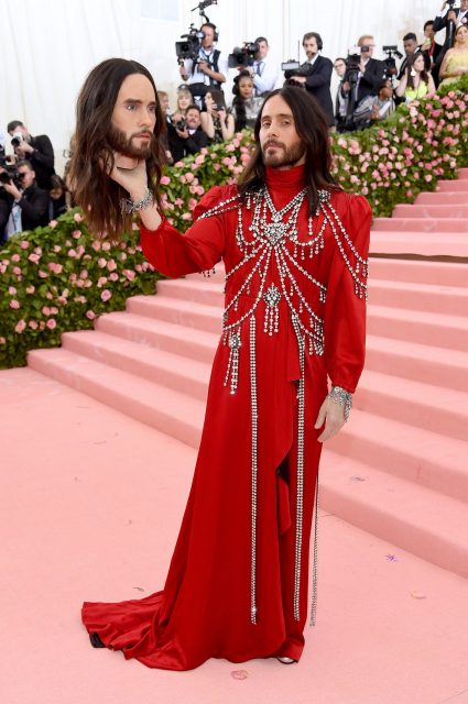 與 Gucci 7年合作關係完結:回顧 Alessandro Michele 設計的22個紅地氈造型