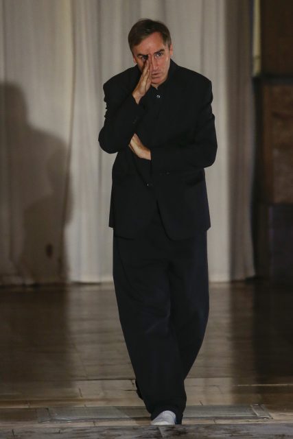 Raf Simons 突發宣布關閉個人同名品牌!