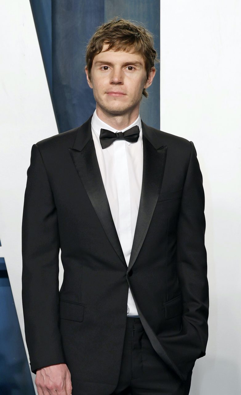 「快銀」Evan Peters 挑戰演繹食人魔 Dahmer 令人不寒而慄，這些犯罪題材作品也有他的出演