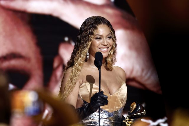格林美獎2023|完整得獎名單:Beyoncé 累計32獎書寫格林美新歷史 「最佳製作」Lizzo表白偶像「我曾逃學去看你的演出!」