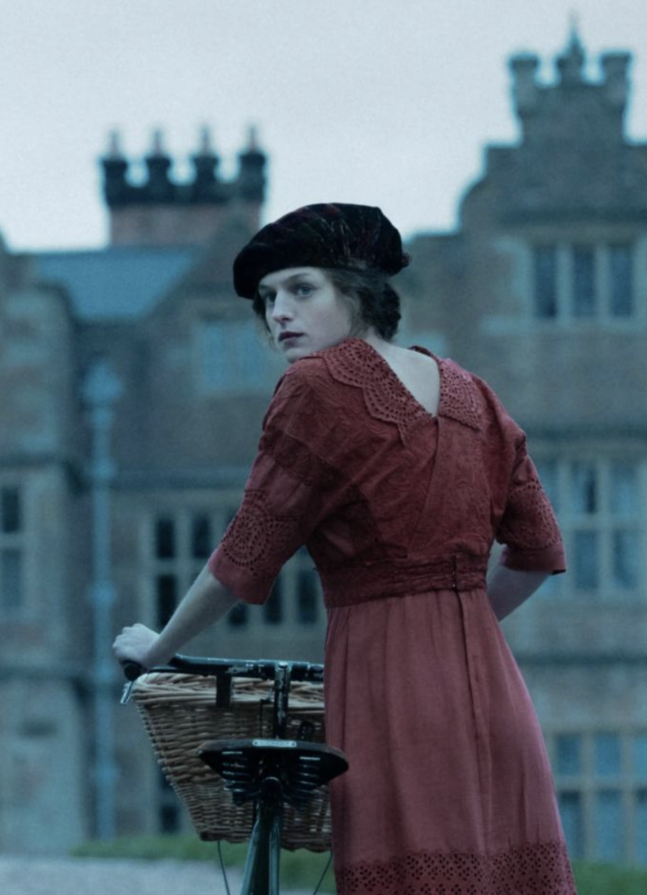 Emma Corrin 下一部年代劇集！主演1920年代英國禁忌文學《Lady Chatterley’s Lover》 由《小魚仙》《少年Pi》編劇改編